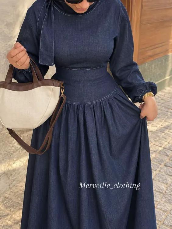 Waist and neck-tie detail